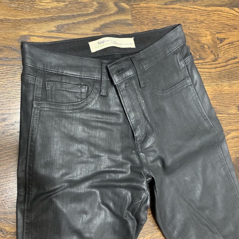 GAP Mid Rise Inner Cozy Leggings in Coated Black